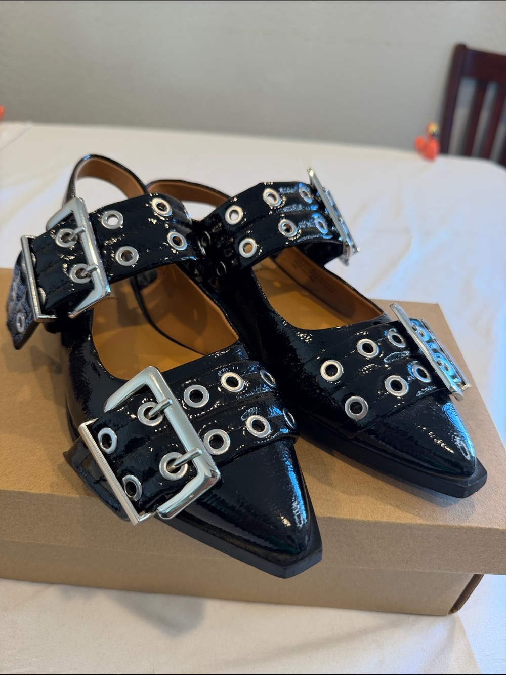 STEVE MADDEN Graya Slingbacks EUC SZ 6M